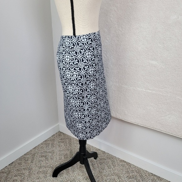 Talbots NEW Women 16 Navy White Floral Geometric Midi Career Mod Pencil Skirt - Picture 9 of 14